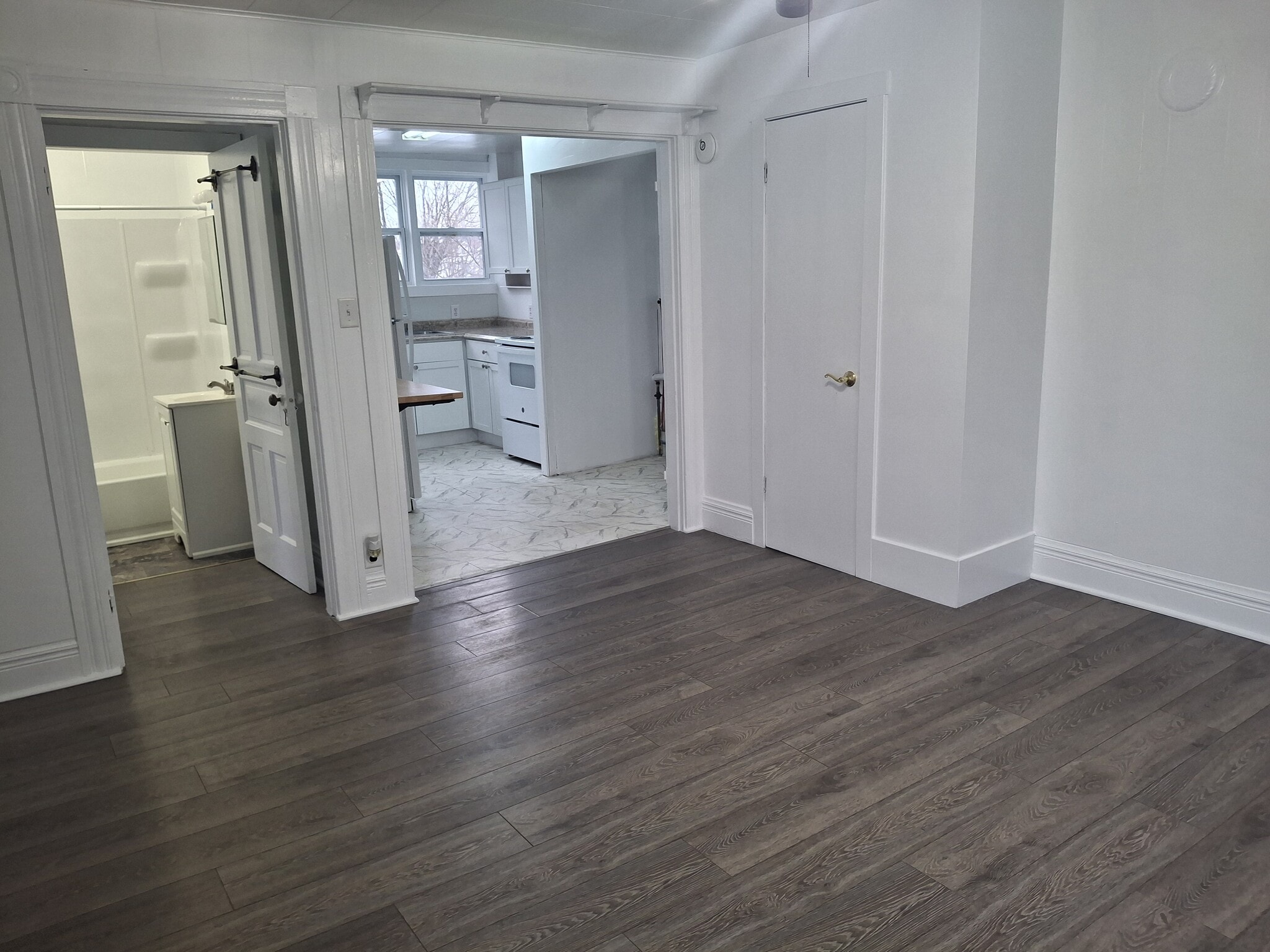 Building Photo - 28 Western Ave