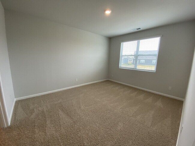 Building Photo - Nice Four Bedroom Home in Lebanon