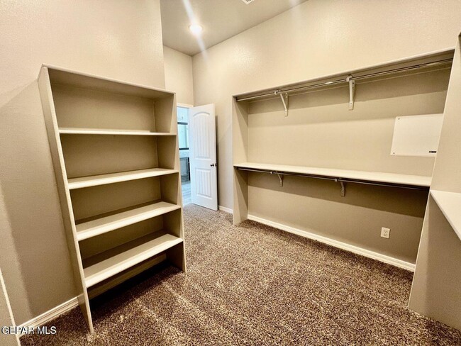 Building Photo - 11365 Hidalgo Dr