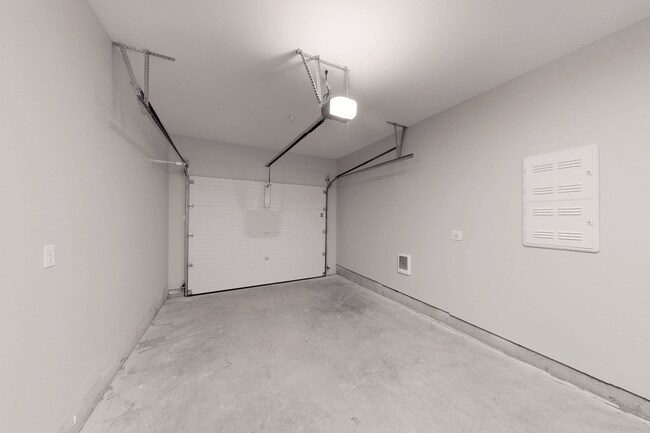 Building Photo - 200 Bay Dr