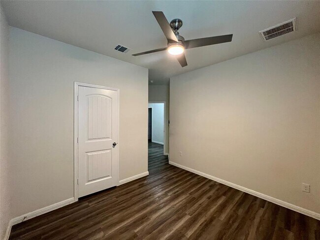 Building Photo - 104 Moravia Rd