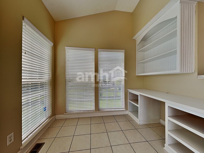 Building Photo - 251 Indian Pointe Dr