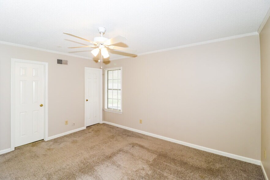 Building Photo - 423 Cairn Cove