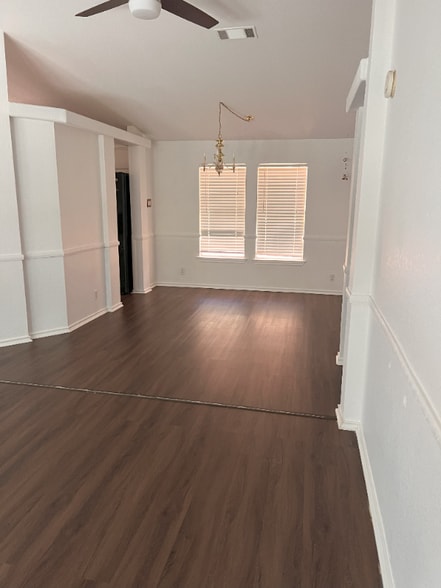 Building Photo - 491 Pine Canyon Dr