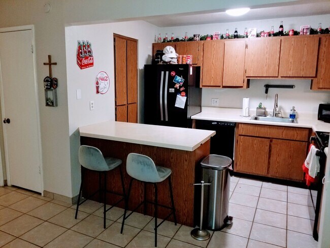 Building Photo - 1 Bed, 1 Bath. Condo! Next to the Heart of NAU Campus!  - Students & Cats OK!! NO Dogs! Avail. Ma...
