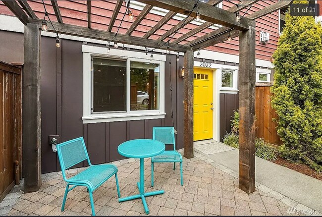 Building Photo - Modern 3Bed/3Bath Townhouse in Seattle - $3,400!!