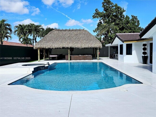 Building Photo - 16138 SW 154th Ct