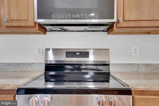 Building Photo - 4224 Kinmount Rd