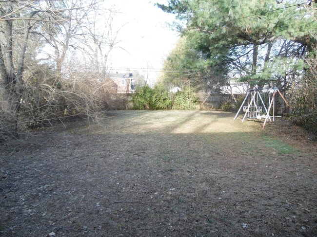 Building Photo - 2103 Georgian Way