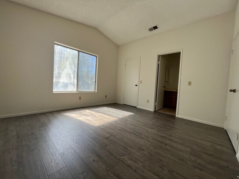 Master BR - 27055 Rainbow Creek Dr