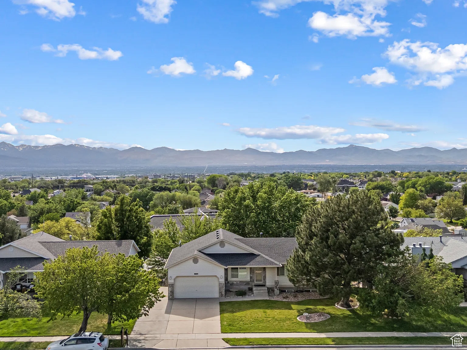 Building Photo - 11770 S Dry Creek Rd