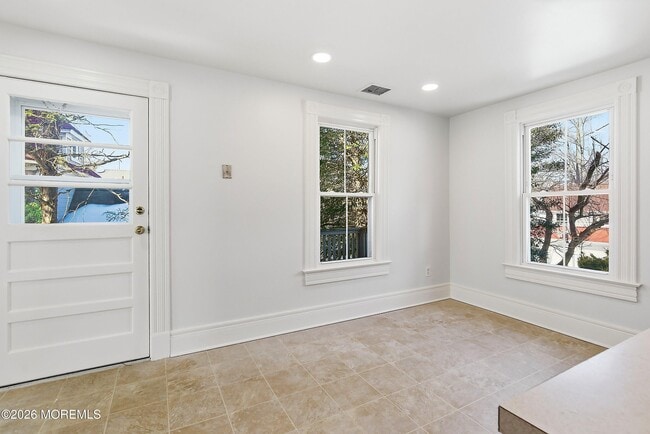 Building Photo - 94 Branch Ave