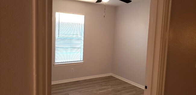 Building Photo - 3304 Twp Grove Ln