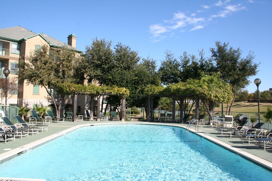 The Villas at Beaver Creek 1000 Meadow Creek Dr Irving TX 75038