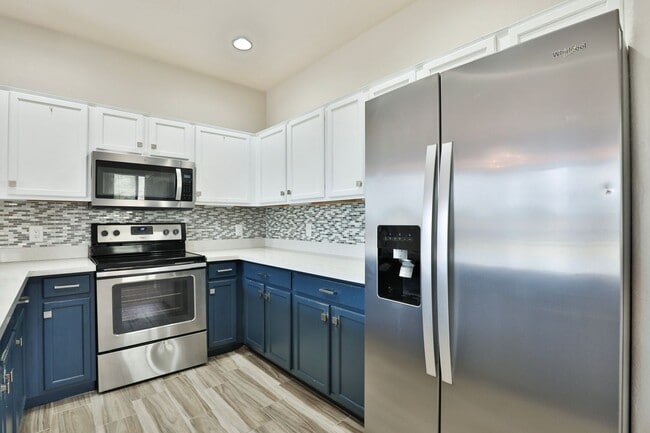 Building Photo - Stylish Mesa Condo with Modern Comforts & Prime Location