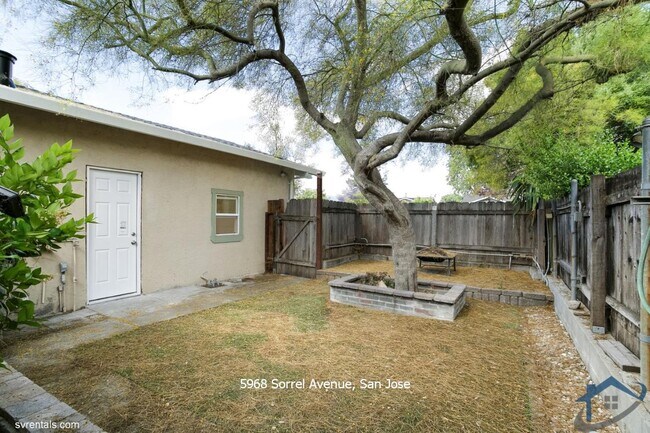 Building Photo - 5968 Sorrel Ave