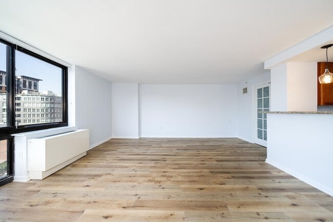 Building Photo - 700 Grove St