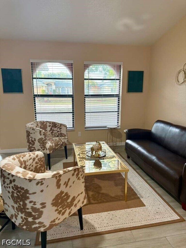 Building Photo - 930 SW 34th St