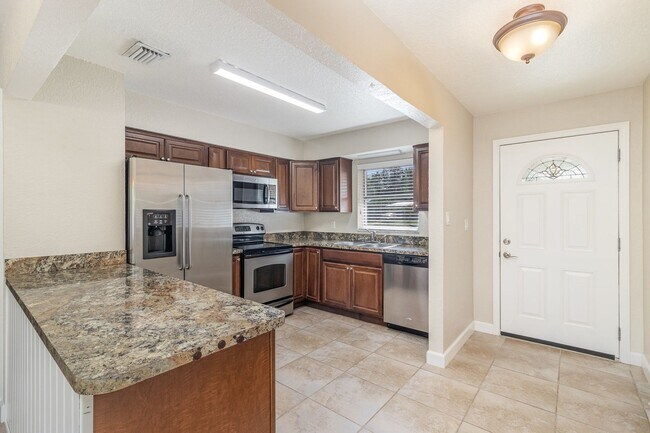 Building Photo - Completely Remodeled 3 Bed 2 Bath 1 Car Ga...