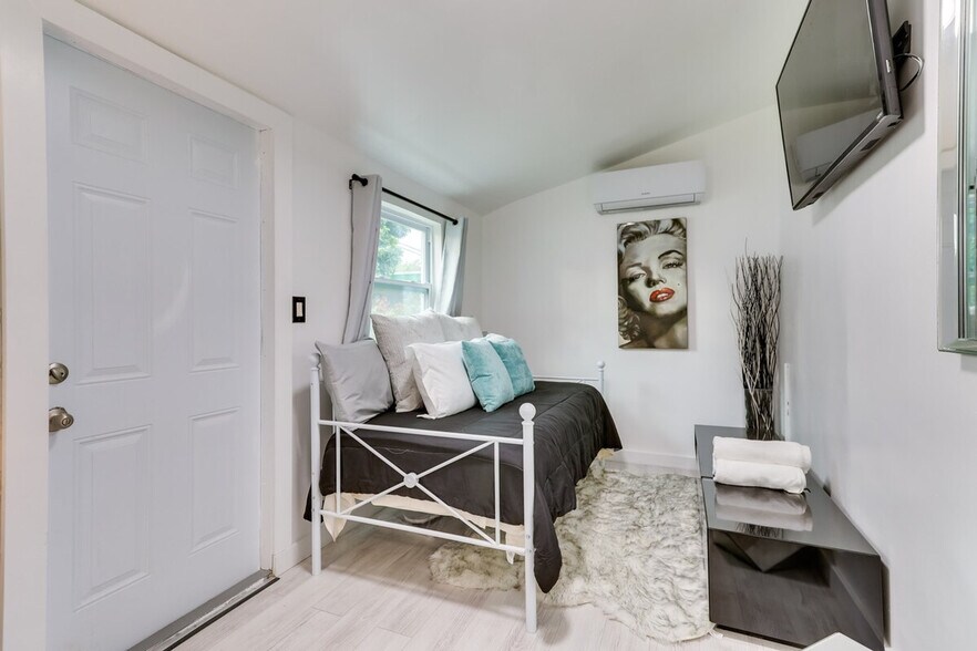 Building Photo - 774 NW 49th St