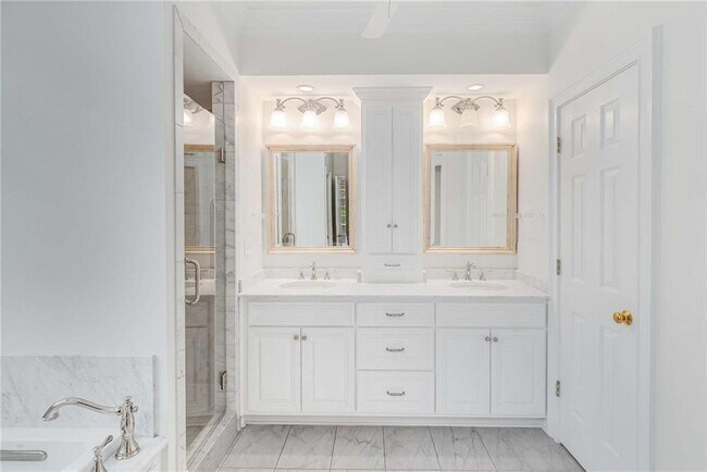 Building Photo - 448 Ivy Park Ln NE