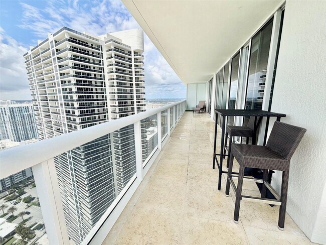 Building Photo - 1830 S Ocean Dr