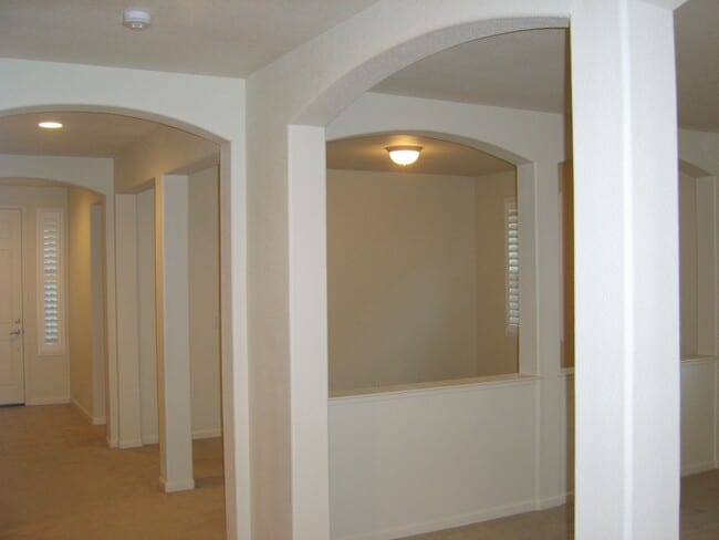 Building Photo - Lovely home, gardener, some utilities included