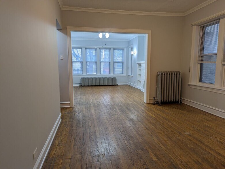 Building Photo - 5650 N Spaulding Ave