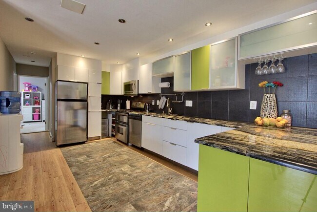 Building Photo - 10026 Fair Wds Dr