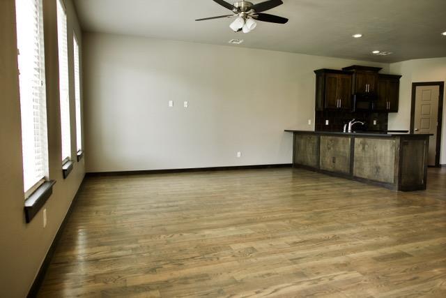 Building Photo - 705 S Jenkins Ave