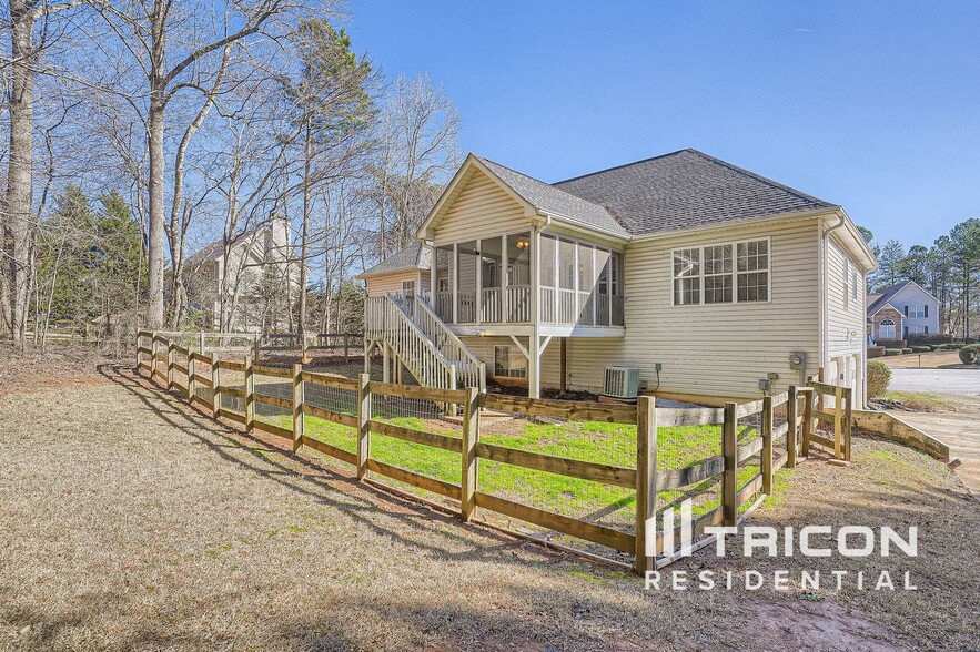 Building Photo - 88 Oliveria Way