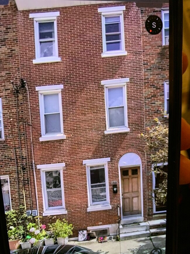 Primary Photo - 846 Almond St