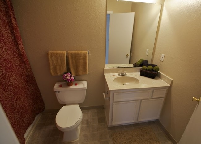 Bathroom - Brentwood Meadows