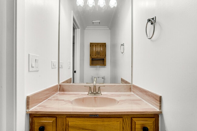 Building Photo - 133 White Branch Ct N