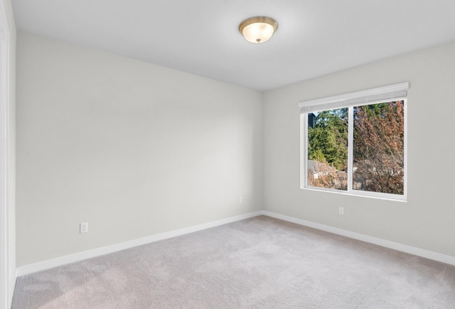 Building Photo - Stunningly Upgraded 2-Bed, 2.5-Bath Townho...