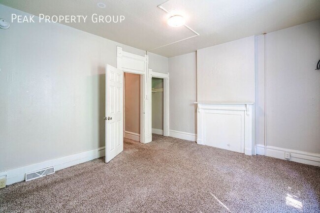 Building Photo - 1283 Forsythe Ave