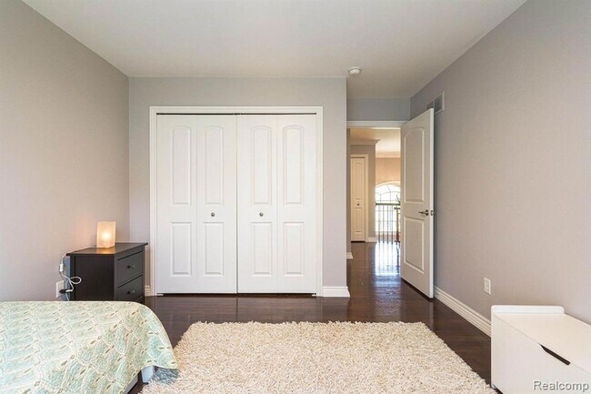 Building Photo - 4906 Stonehenge Dr