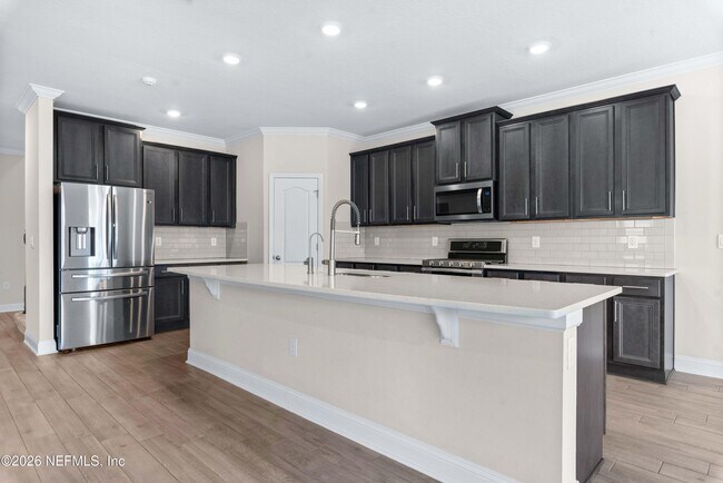 Building Photo - 235 Silverleaf Village Dr