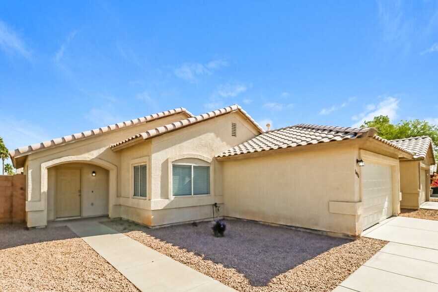 Building Photo - 16196 W Mesquite Dr