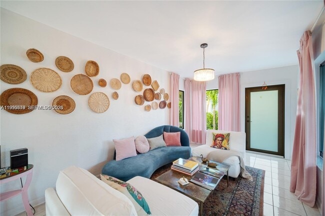 Building Photo - 13654 NE 20th Pl