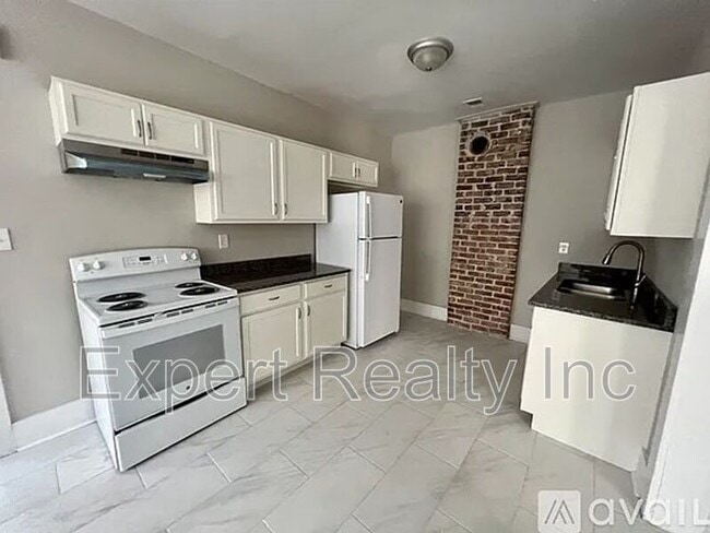 Building Photo - 5815 2nd Ave N