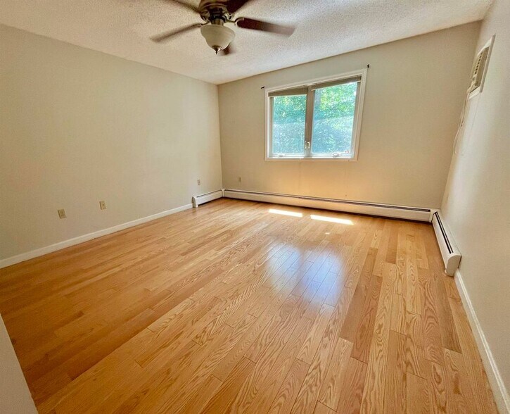 Building Photo - 120 Fisherville Rd
