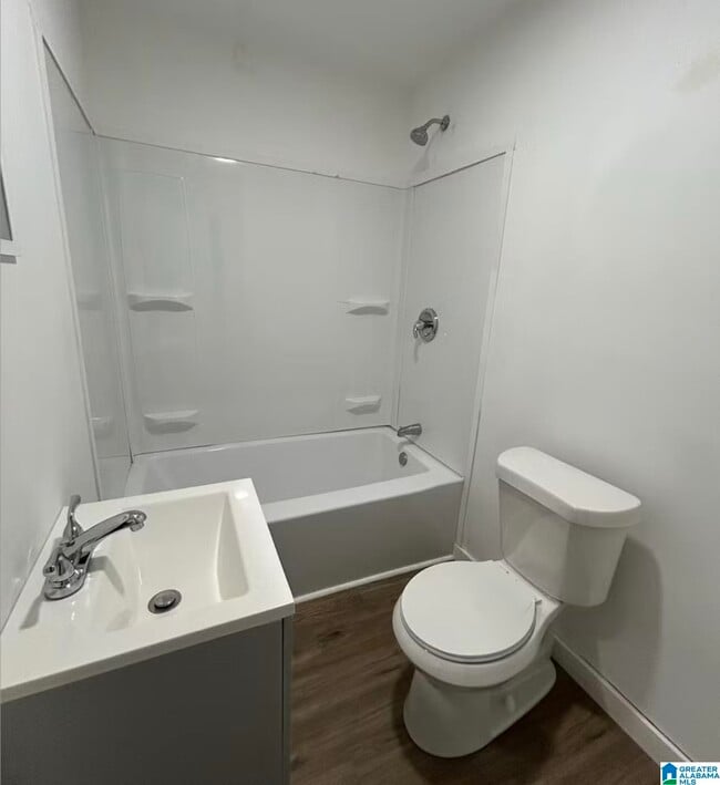 Building Photo - 500 22nd St E