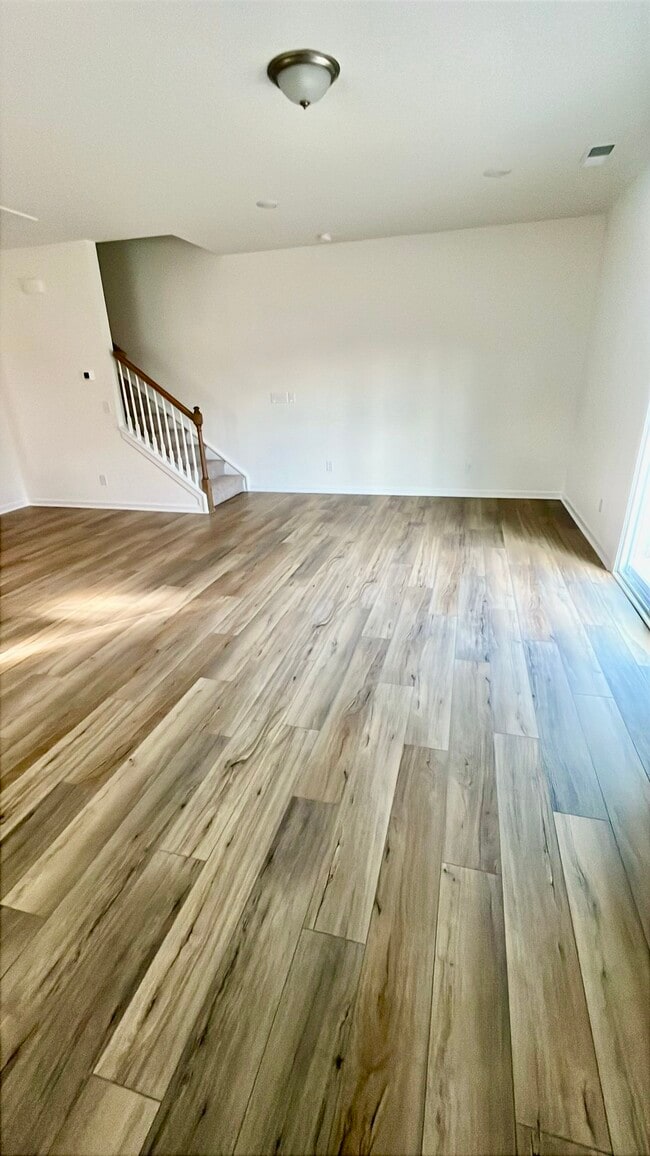 Building Photo - 761 Kitfox Dr NW