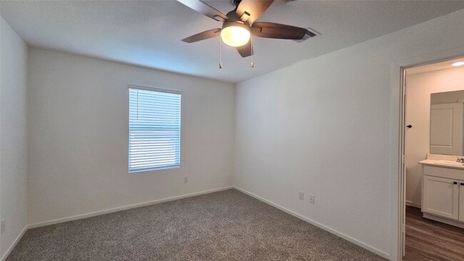 Building Photo - 40934 Seasoned Oak Ln