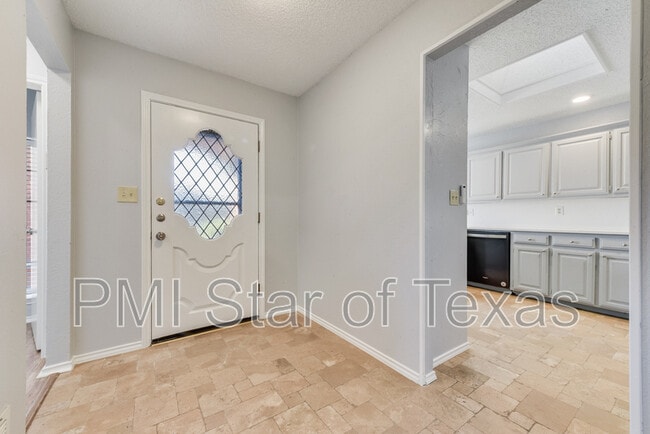 Building Photo - 2801 Hickory Bend Dr