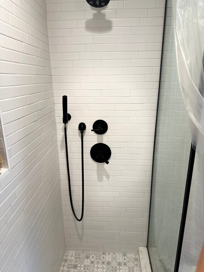 Building Photo - 2933 Midvale Ave