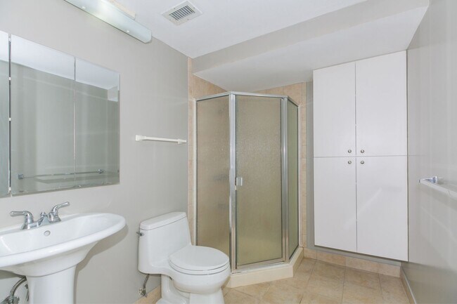 Building Photo - ? Spacious 2-Bedroom Condo at Fairway Manor – Incredible Value Near Waikiki! ?