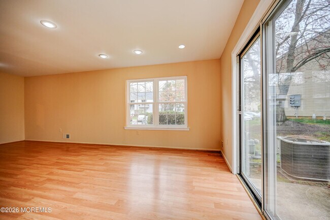 Building Photo - 28 Morgan Pl