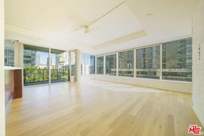 Building Photo - 1155 S Grand Ave